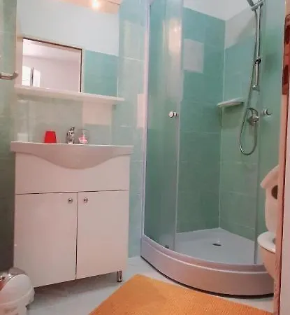 Ema & Sea Apartment's 普拉