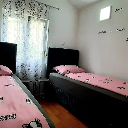 Ema & Sea Apartment's Апартаменты Пула