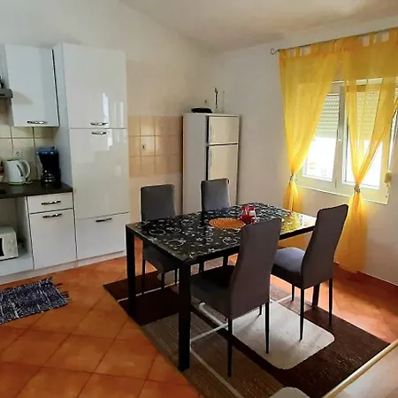 Апартаменты Ema & Sea Apartment's Пула