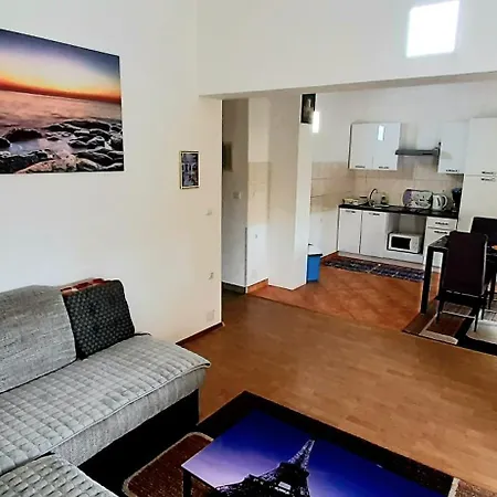 Ema & Sea Apartment's *