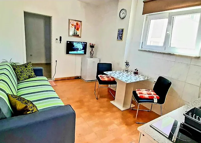 Ema & Sea Apartment's * بولا
