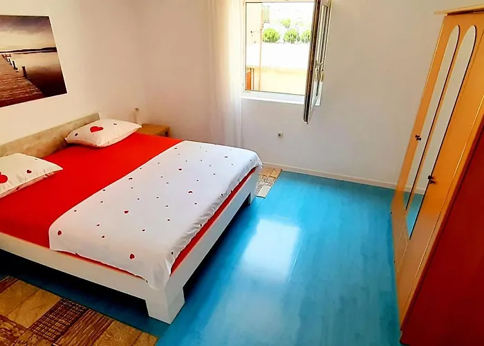 Ema & Sea Apartment's * بولا