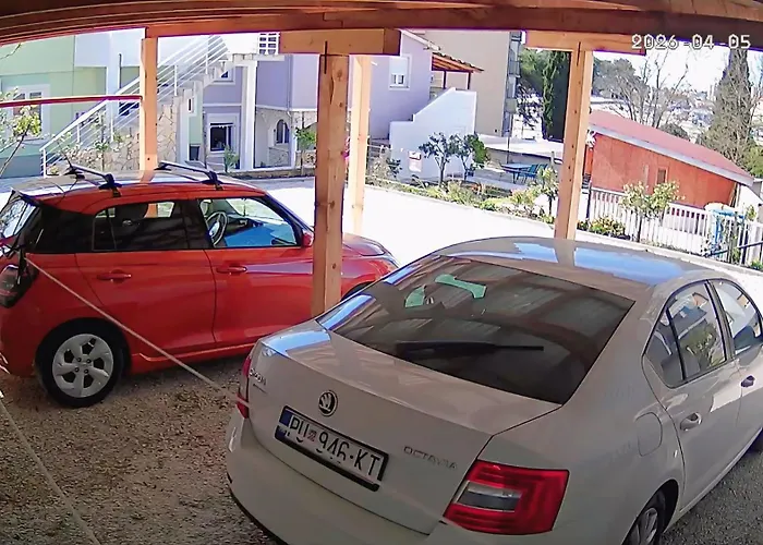 Ema & Sea Apartment's プーラ