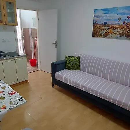 Appartement Ema & Sea Apartment's *