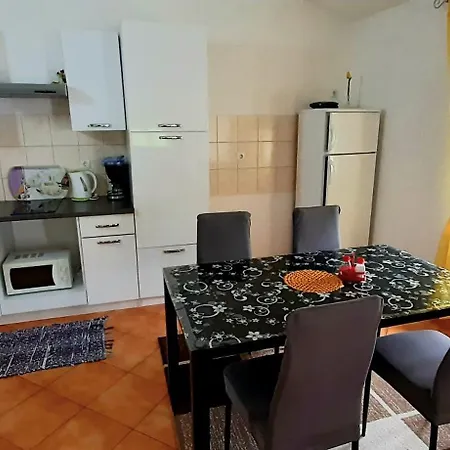 Ema & Sea Apartment's