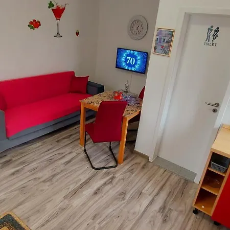 Ema & Sea Apartment's פולה