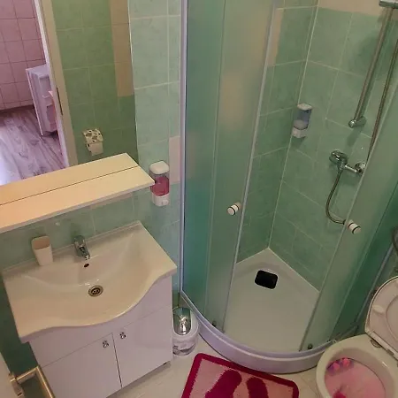 Ema & Sea Apartment's פולה