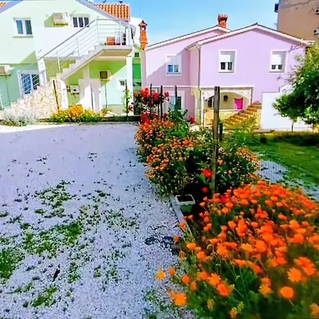 Appartement Ema & Sea Apartment's Pula