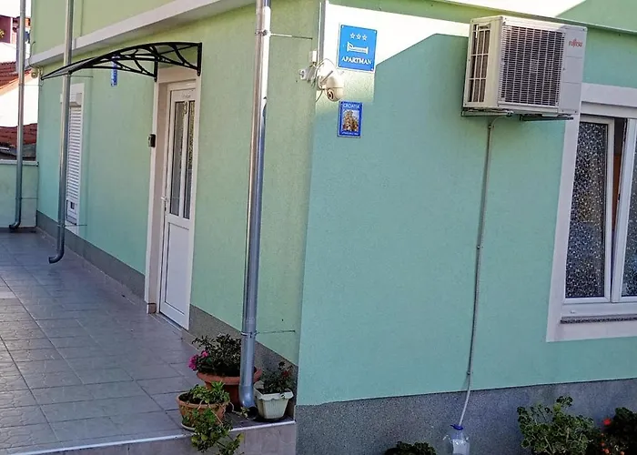 Appartement Ema & Sea Apartment's Pula